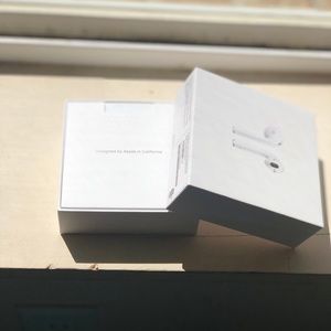 Refurbished Apple AirPods used twice